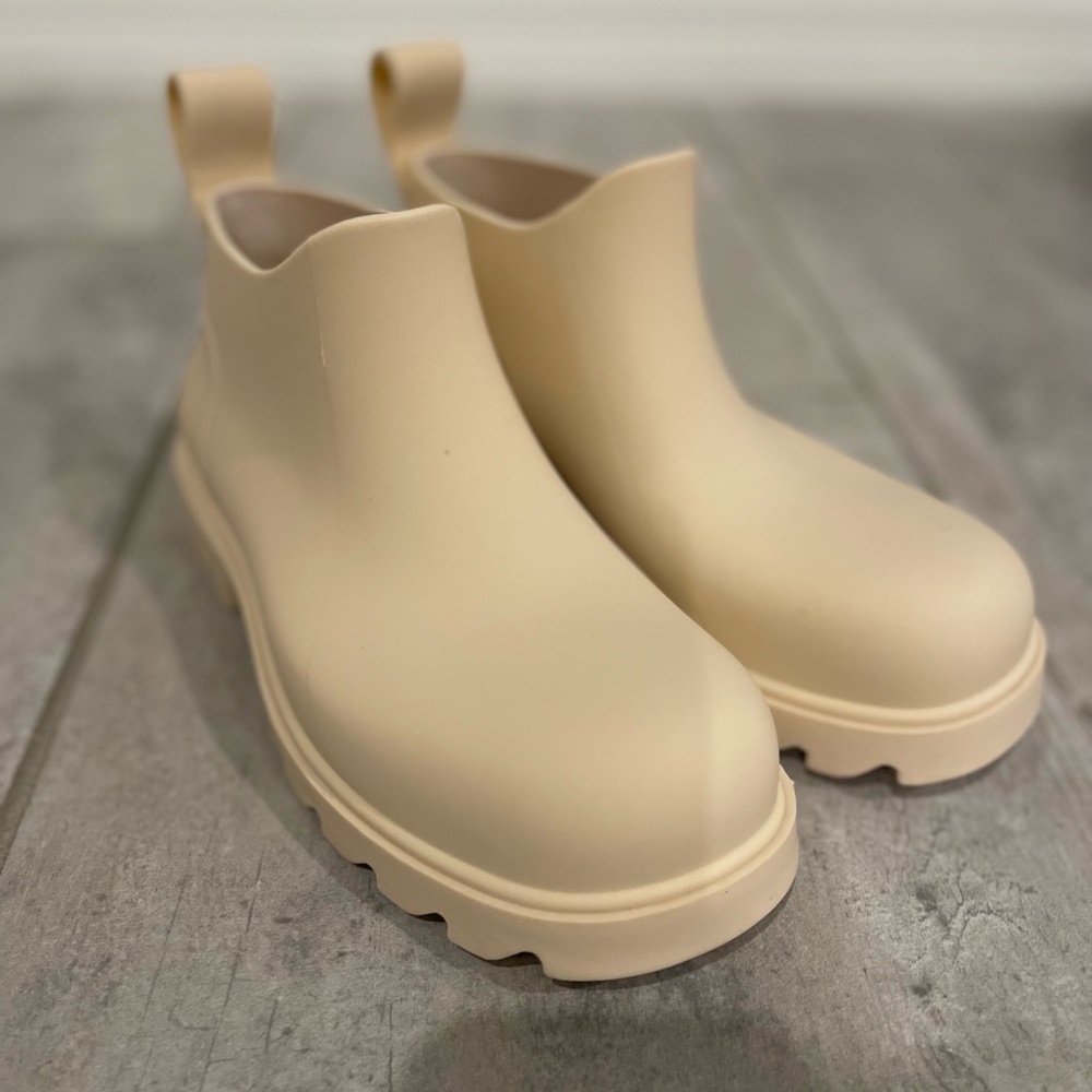 Free People Rain boot size 8/39